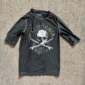 🏄‍♂️ Old Navy Kids’ Swim Shirt – Size M (8)